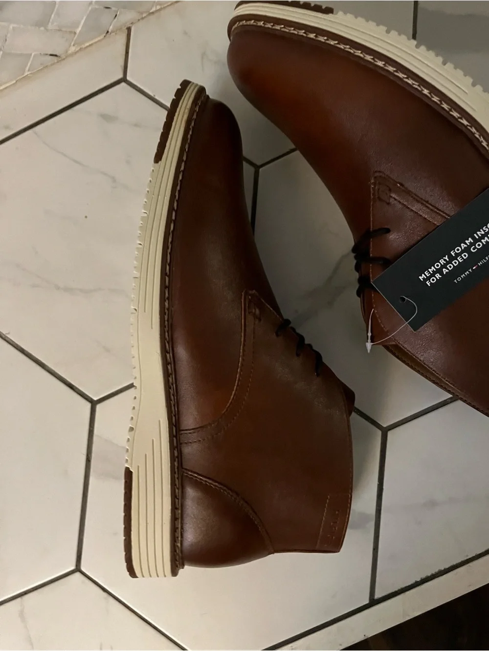 Tommy Hilfiger smooth cognac